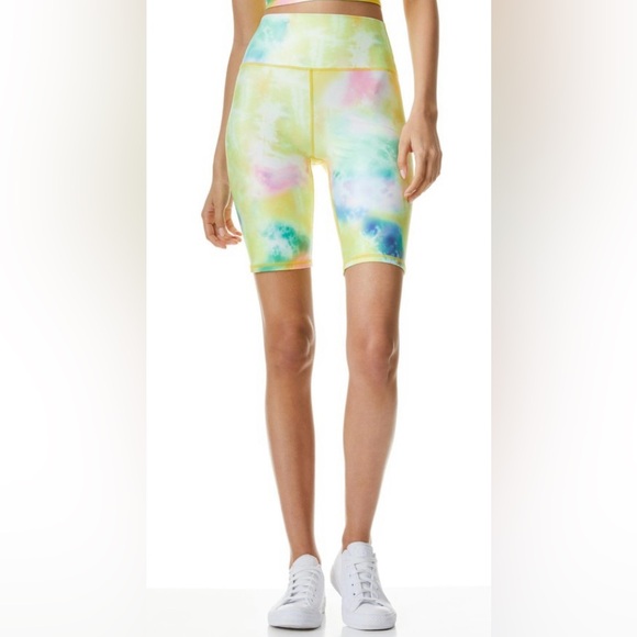 Alice + Olivia Pants - NWOT ALICE + OLIVIA Aaron High Waist Biker Short - Denim